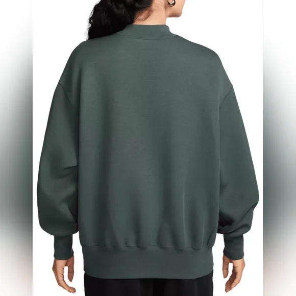 Nike Women's Sportswear Tech Fleece Oversized Crew-Neck Sweatshirt - Picture 3 of 8